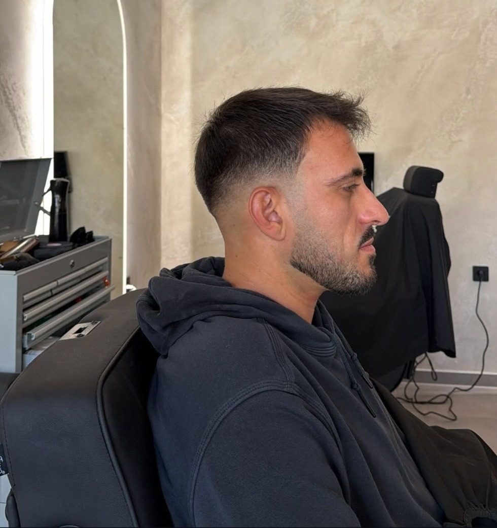 Kurzer Fade mit Bart